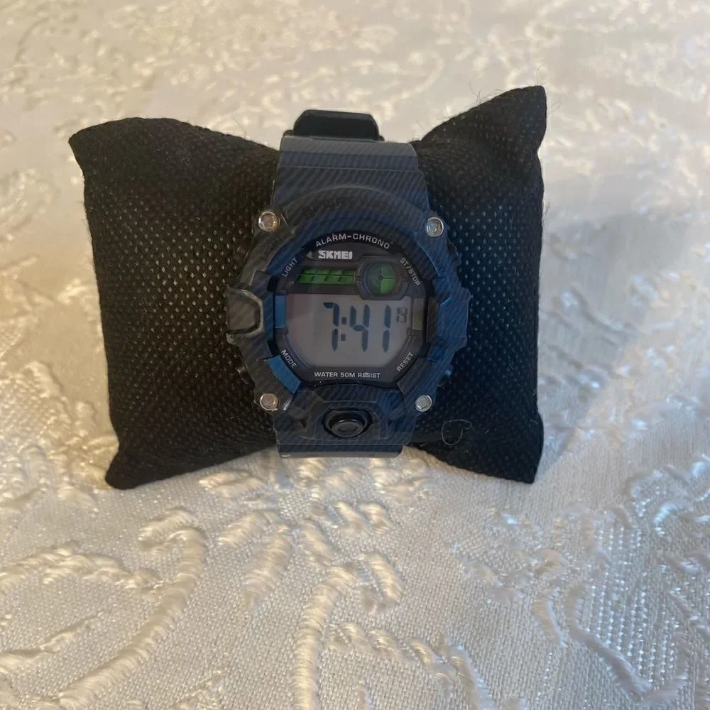 🥀SKMEI Sport Digital Watch Rubber Waterproof 💦 - Picture 5 of 8